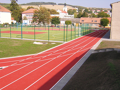 Использование искусственной травы для школьного универсального спортивного комплекса